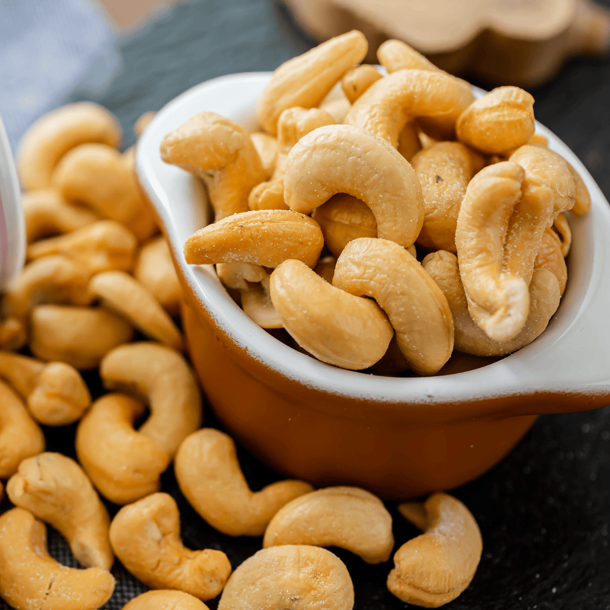 Castanha de Caju Torrada e Salgada SLW1 1kg - Natural Nuts